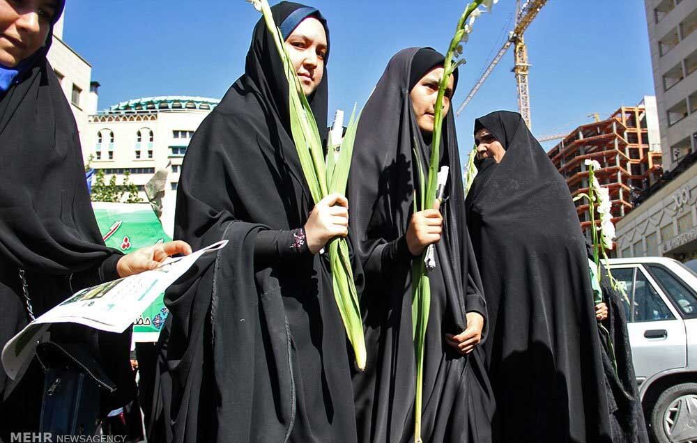 تصاویری از گلباران حرم رضوی