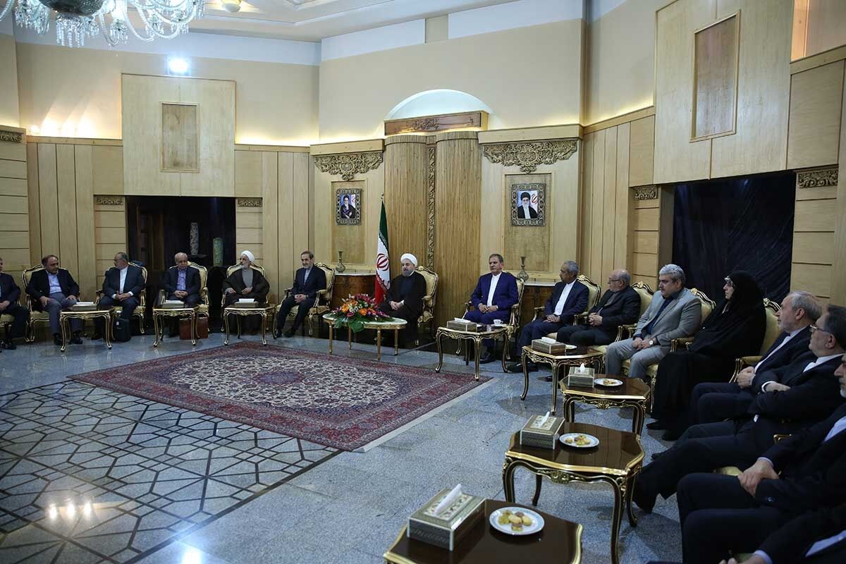 بدرقه روحانی در فرودگاه/تصاویر