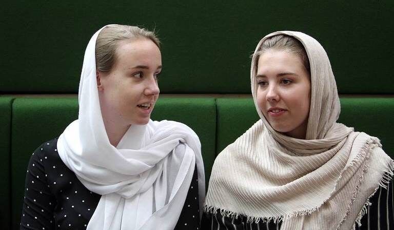 دختران خارجی مهمان جلسه علنی مجلس/عکس