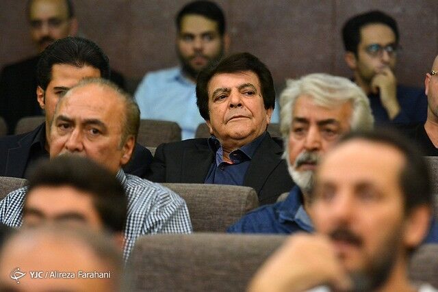 خواننده قدیمی در مجلس ختم ناصر فرهودی/عکس