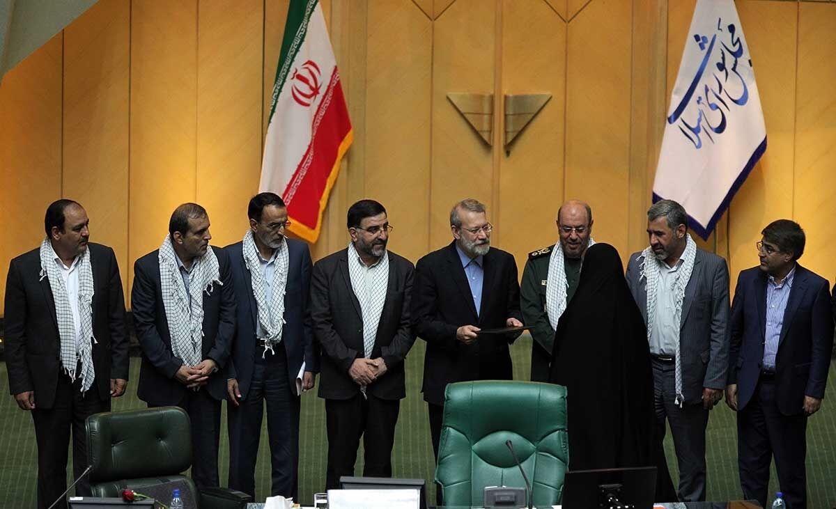 روبوسی مجلسی‌ها/تصاویر
