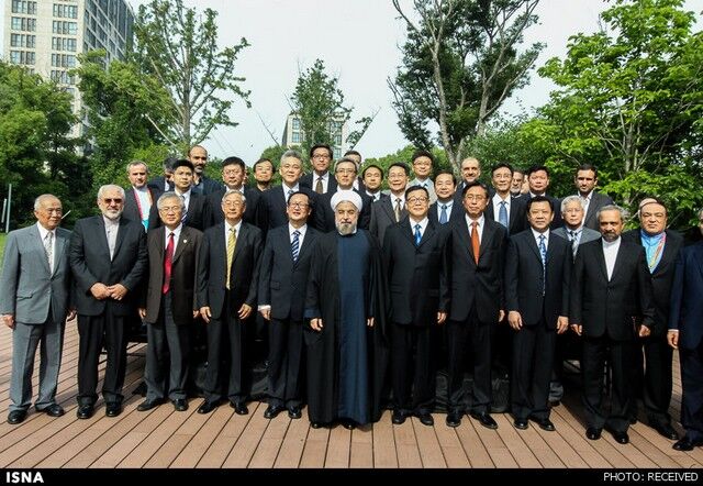 روحانی در جمع نخبگان چین/عکس