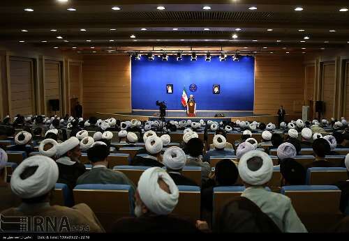 تصاویر دیدار روحانیون با روحانی
