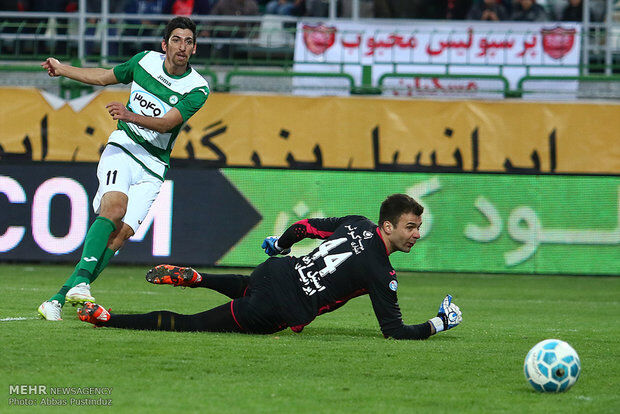 دیدار ذوب آهن و پرسپولیس/تصاویر