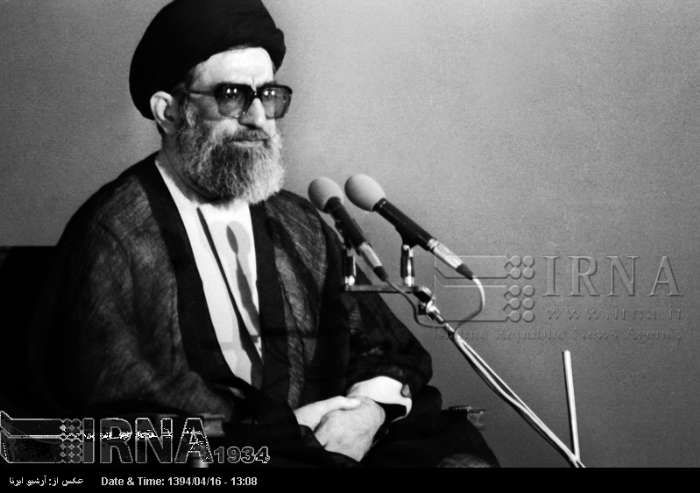 بیعت مردم با آیت‌الله خامنه‌ای /تصاویر