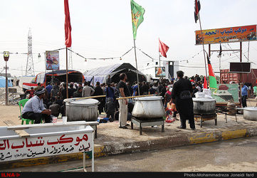 آماد سازی غذای زائرین اربعین در کربلا/تصاویر