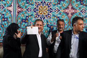 تصاویر حضور جهانگیری پای صندوق رای