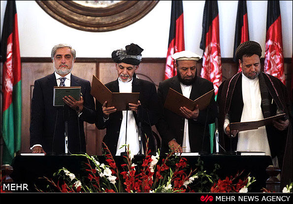شریعتمداری در تحلیف احمدزی/تصاویر