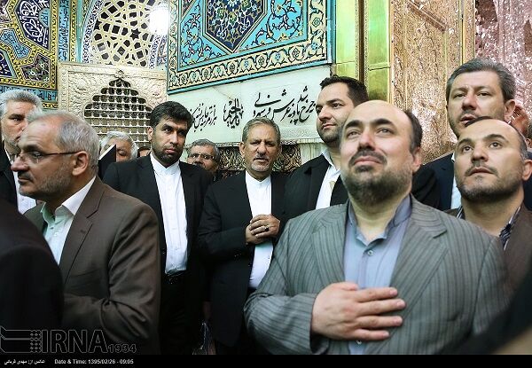 جهانگیری در حرم حضرت رضا (ع)/ عکس