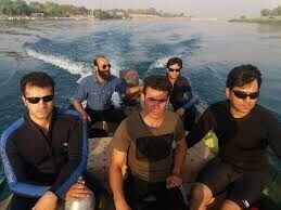 رودخانه زیبایی که گردشگران را بلعید/عکس