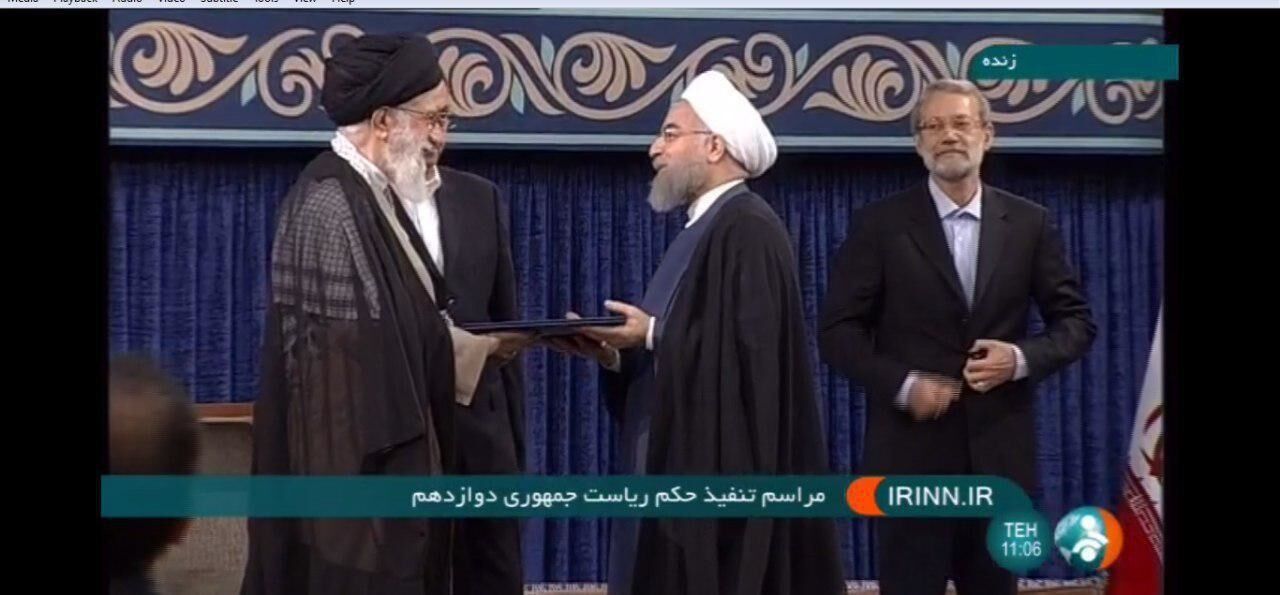 لحظه دریافت حکم ریاست‌جمهوری/تصاویر