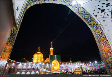تصاویری زیبا از آذین‌ بندی حرم رضوی