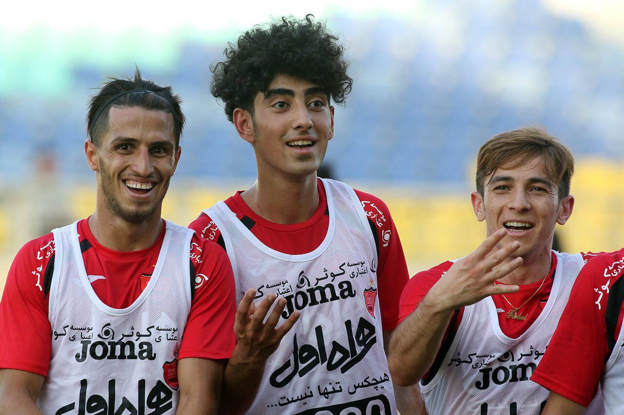 بازیکن پرسپولیس تهدید به خودسوزی کرد