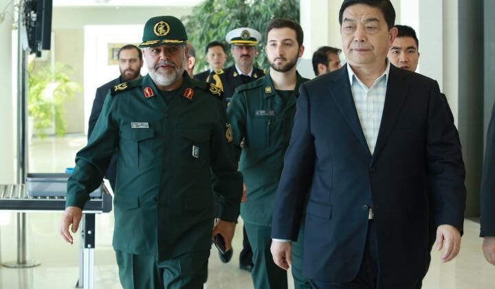 وزیر دفاع چین وارد تهران شد+عکس