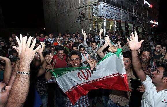جشن تهرانی‌ها پس ازصعود تیم‌ملی /عکس