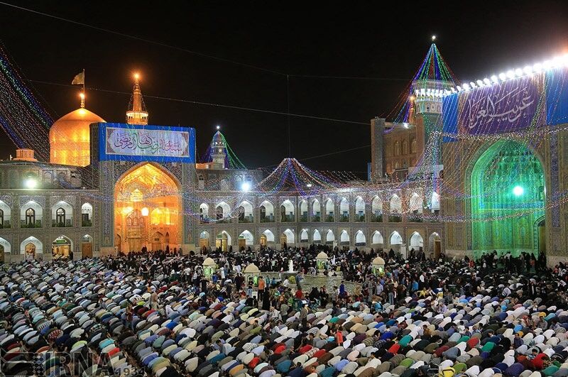 تصاویری از صحن چراغانی امام رضا(ع)