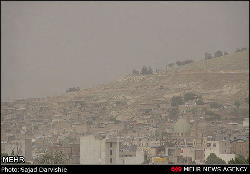 گرد و غبار شدید در لرستان/تصاویر