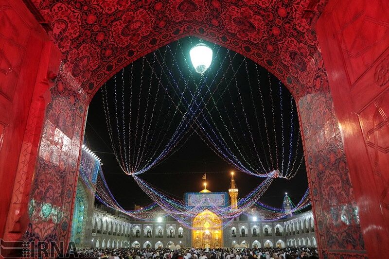 تصاویری از صحن چراغانی امام رضا(ع)