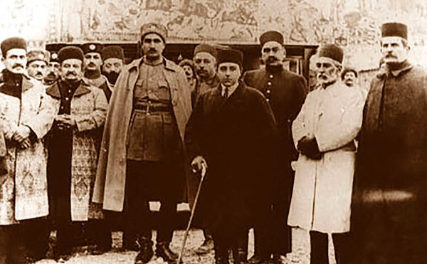 دلایل فروپاشی قاجار 