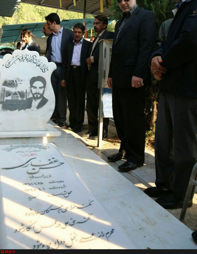 احمدی‌نژاد در مرقد امام/تصاویر