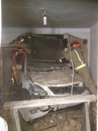 برخورد شدید لکسوس به دیوار/تصاویر