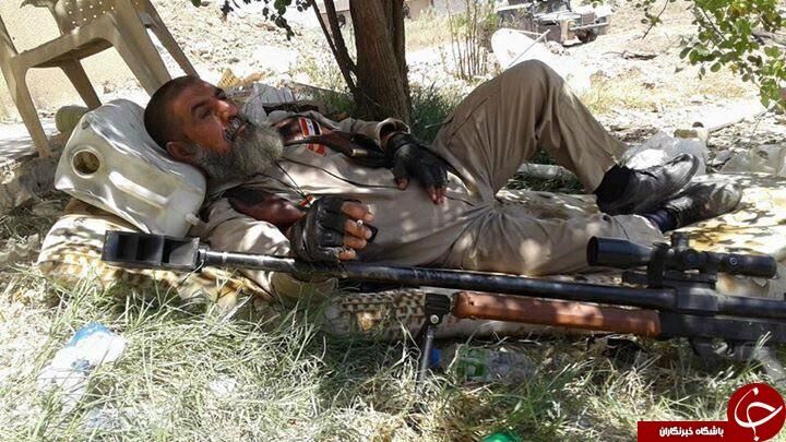 تیراندازی که داعشی شکار میکند/عکس