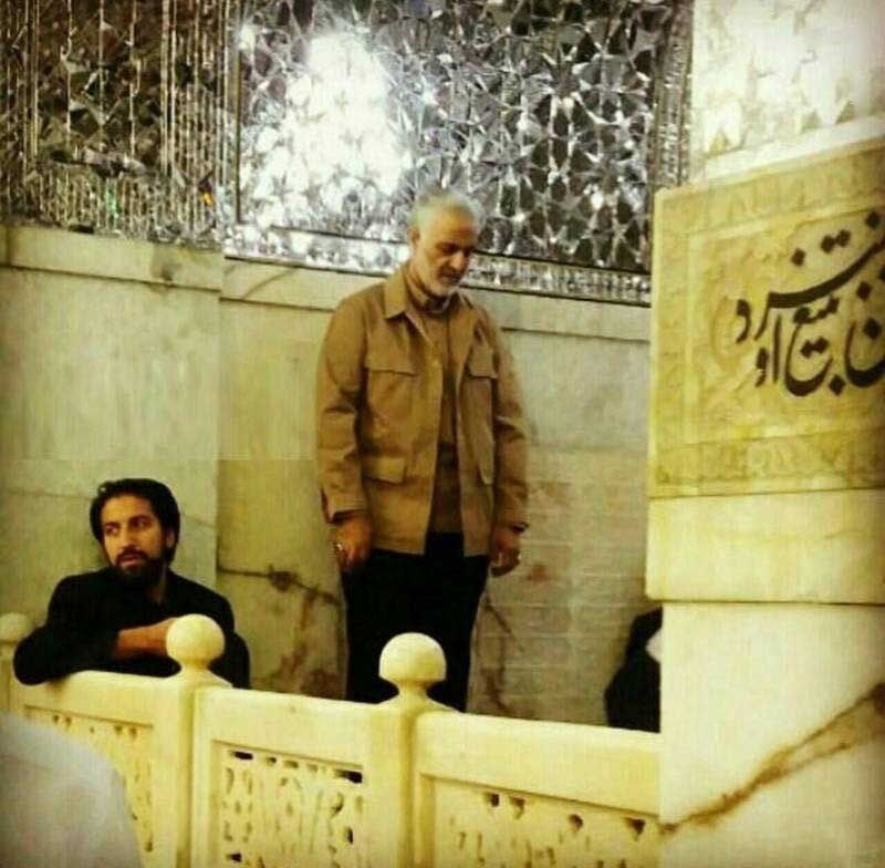 حضور سردار سلیمانی در حرم امام رضا/عکس
