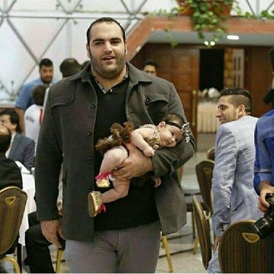 وقتی سلیمی نوزادش رابغل می‌کند/عکس