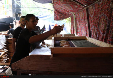 آماد سازی غذای زائرین اربعین در کربلا/تصاویر