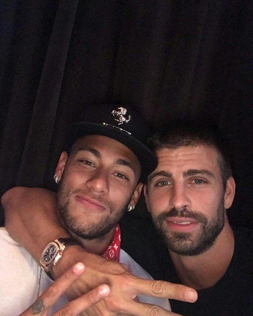 تمسخر پیکه توسط هوادارانPSG!/تصاویر