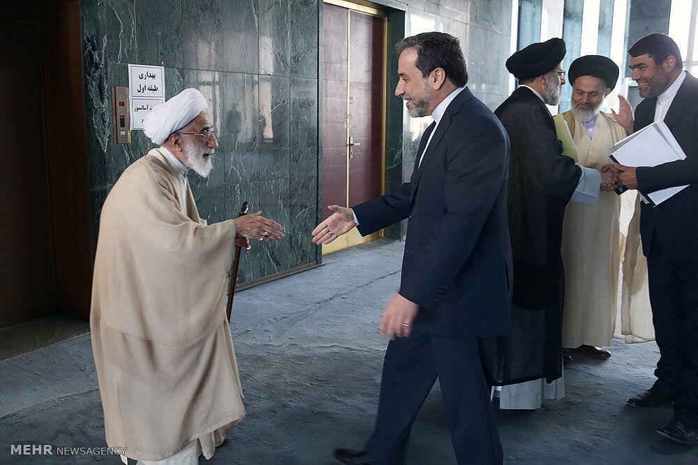 عراقچی در مجلس خبرگان /تصاویر