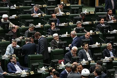 تصاویری ازجلسه پرحاشیه مجلس
