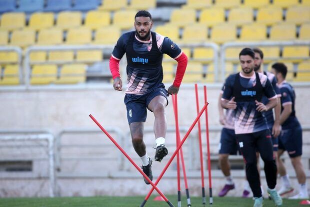 آخرین وضعیت شکایت پرسپولیس از لوکادیا